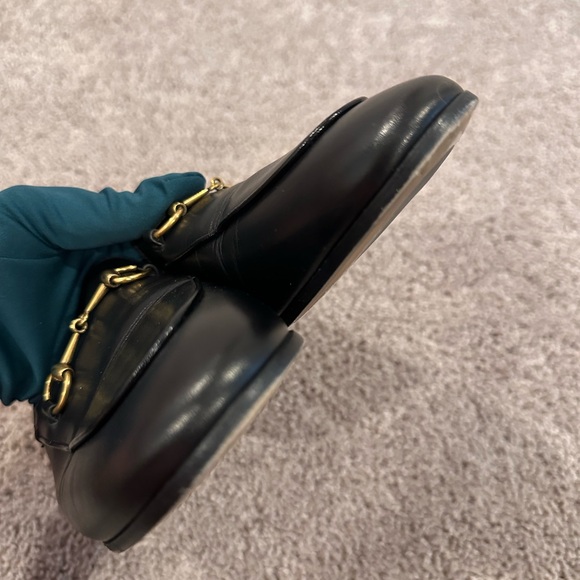 PRE-LOVED Gucci Black Leather Loafers with Horsebit - Picture 5 of 7